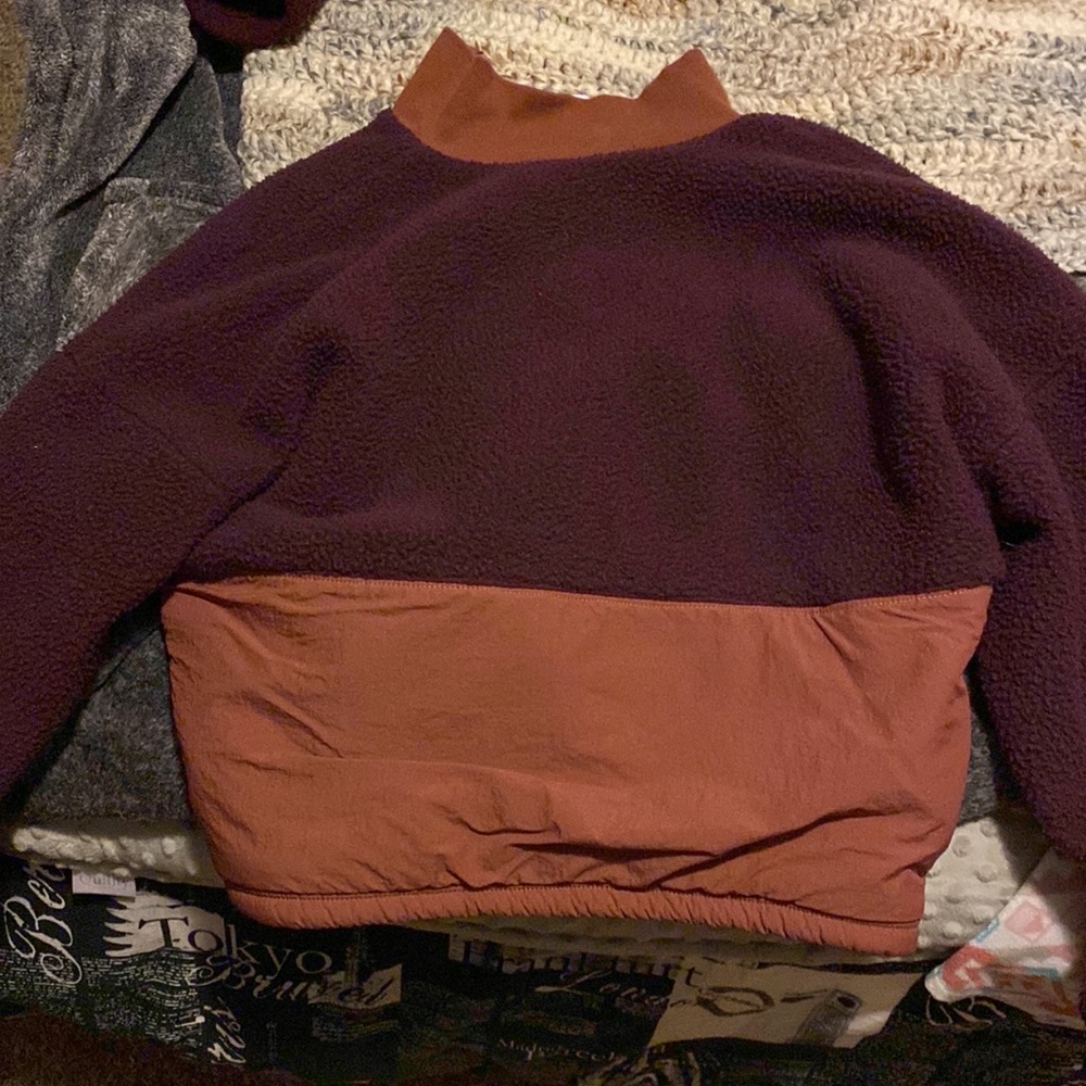 Fabletics Cropped pullover! - Picture 7 of 7